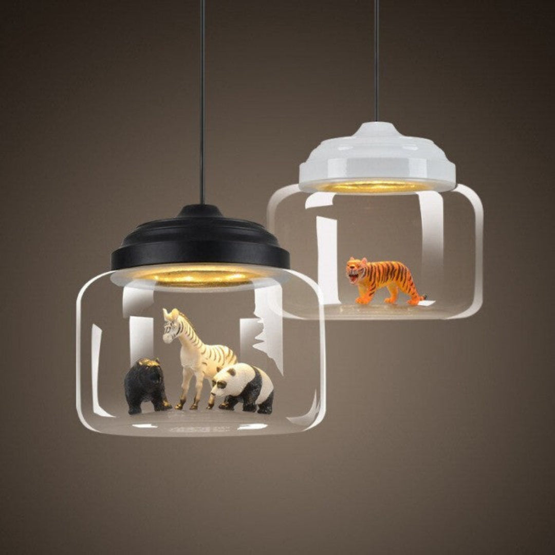 Petit Zoo in Glas Hanglamp – Unieke Sfeer met Miniatuur Dieren
