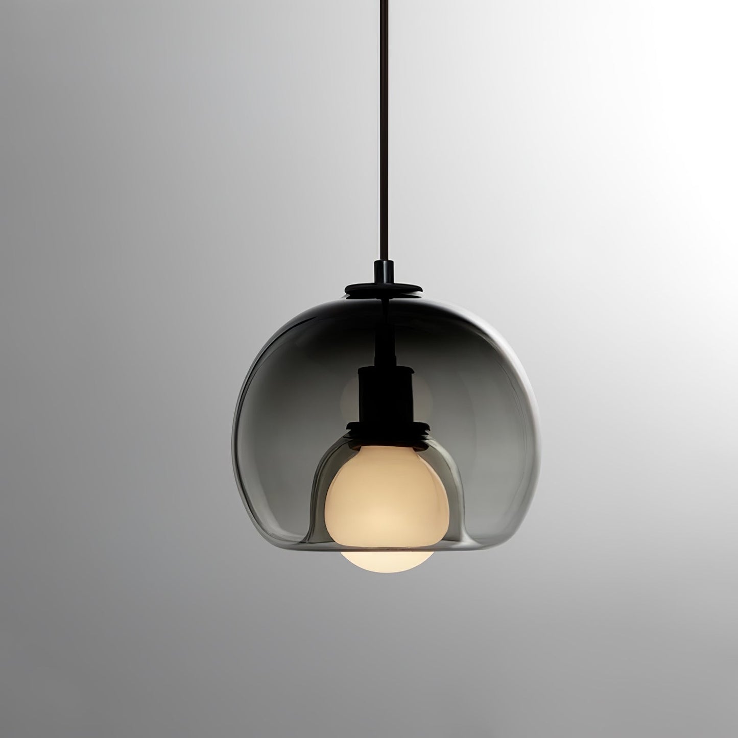 Minimalistische plafondlamp met warm licht-light decor-De Bazelaar