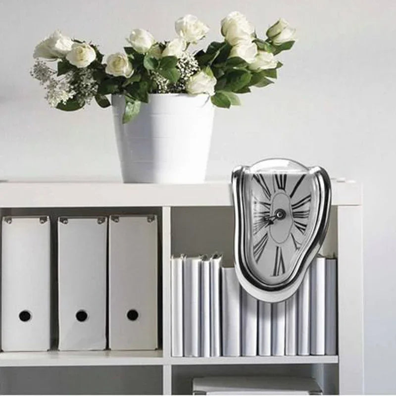 Smeltende Klok - Surrealistische Stijl - Uniek Decoratief Kunstwerk-Wall Clocks-De Bazelaar