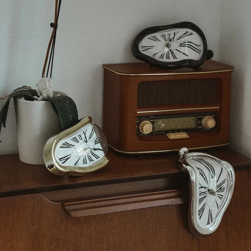 Smeltende Klok - Surrealistische Stijl - Uniek Decoratief Kunstwerk-Wall Clocks-De Bazelaar