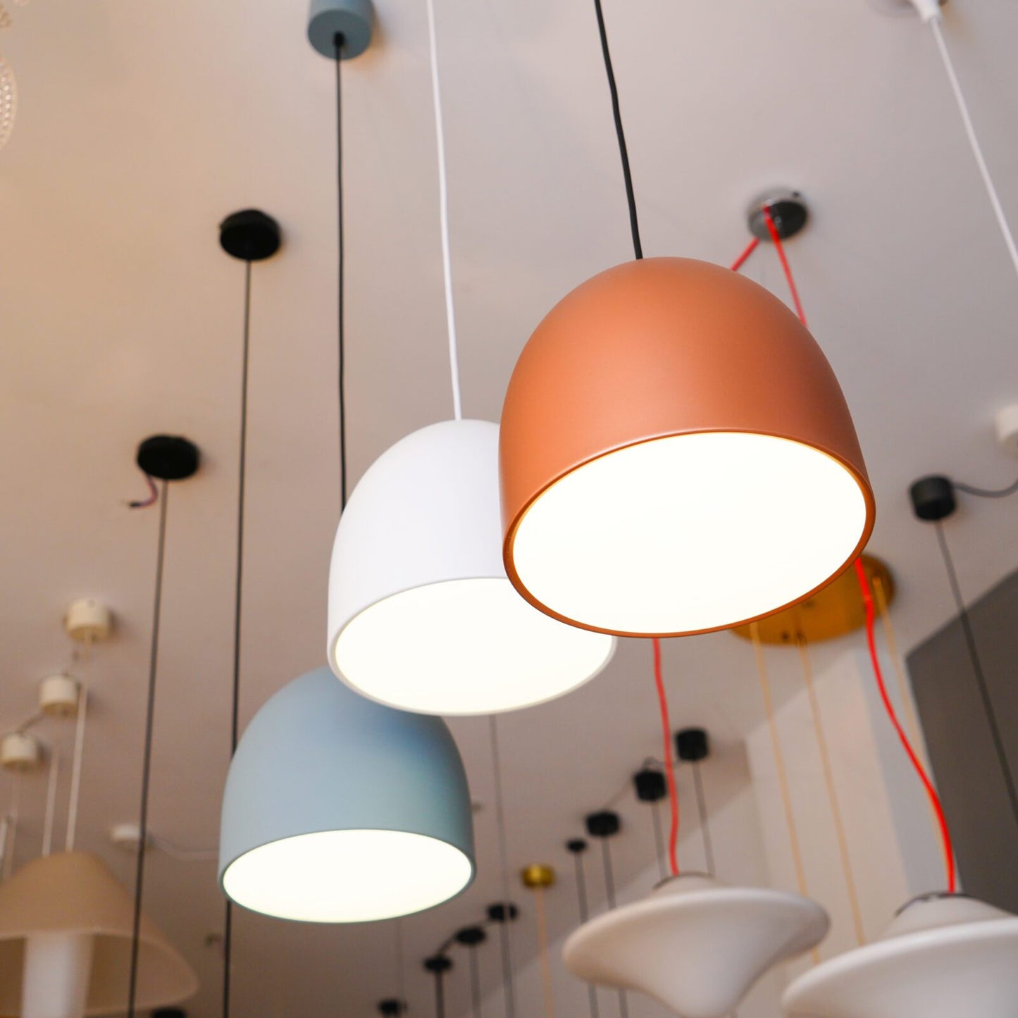 Nordic Suspence Hanglamp - Minimalistisch en Verfijnd Design-lamp-De Bazelaar