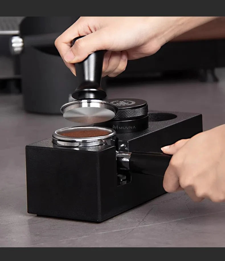 Verstelbare Portafilterhouder - Koffie Tampstation voor Perfecte Extractie-Coffee & Tea-De Bazelaar