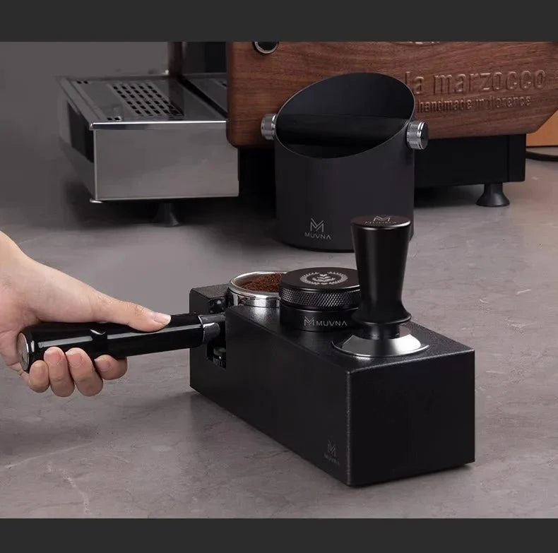 Verstelbare Portafilterhouder - Koffie Tampstation voor Perfecte Extractie-Coffee & Tea-De Bazelaar