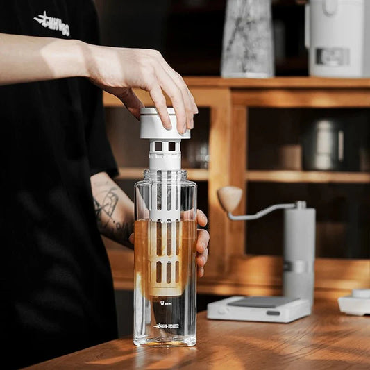 Cold Brew Koffiezetapparaat - 600ml - Met Afneembaar Mesh Filter-Coffee & Tea-De Bazelaar