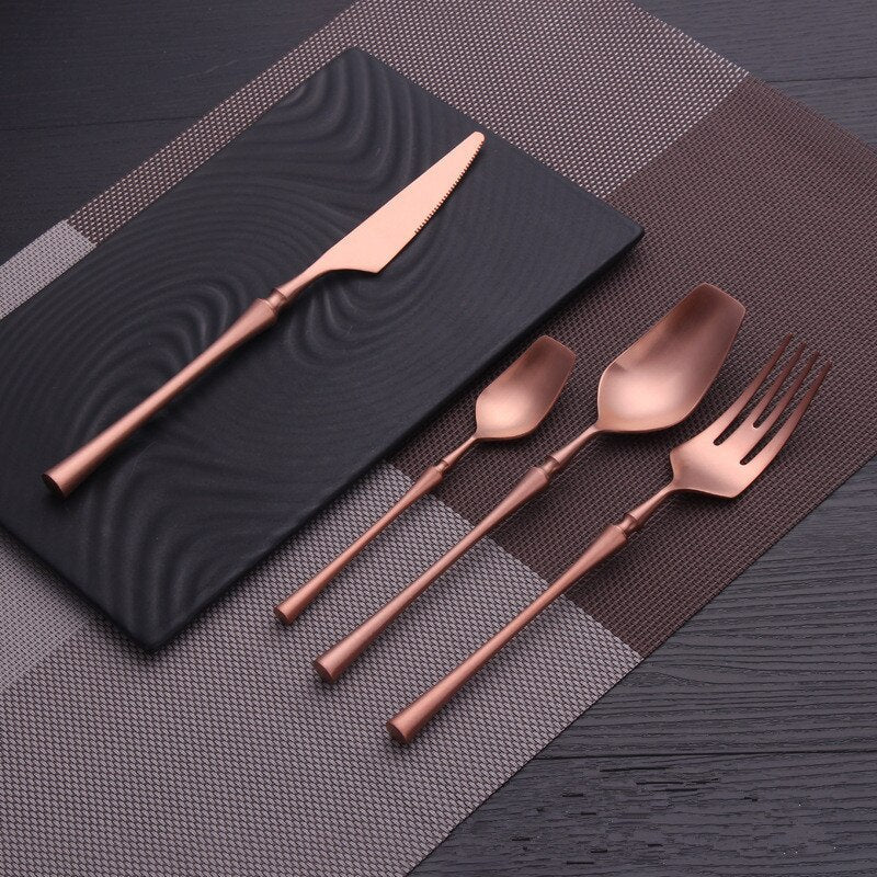 Egyptisch Geïnspireerd Bestekset - Elegantie & Duurzaamheid voor Eettafel-Cutlery Sets-De Bazelaar
