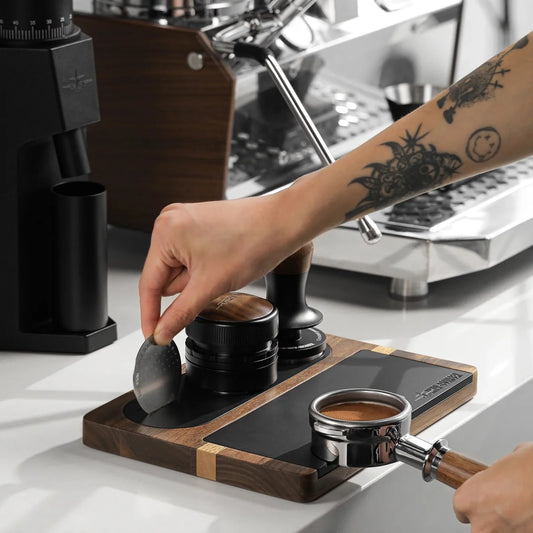 Espresso Tampstation - Houten Basis met Siliconen Pad-Coffee & Tea-De Bazelaar