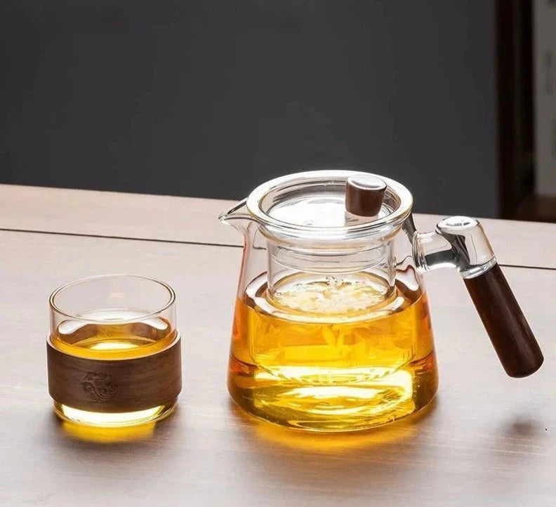 Glazen Theepot met Infuser - 600 ml - Houten Handvat - Perfect voor Theeliefhebbers-Coffee & Tea-De Bazelaar