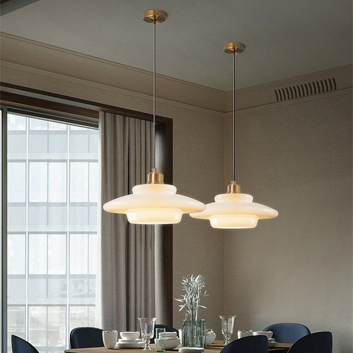 Tijdloze Witte Glazen Hanglamp voor een Elegant Interieur-light decor-De Bazelaar