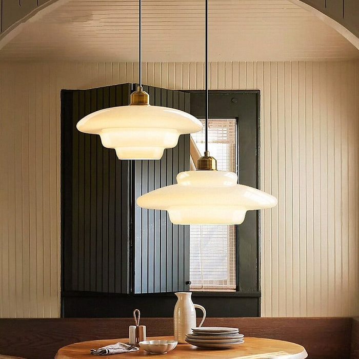Tijdloze Witte Glazen Hanglamp voor een Elegant Interieur-light decor-De Bazelaar