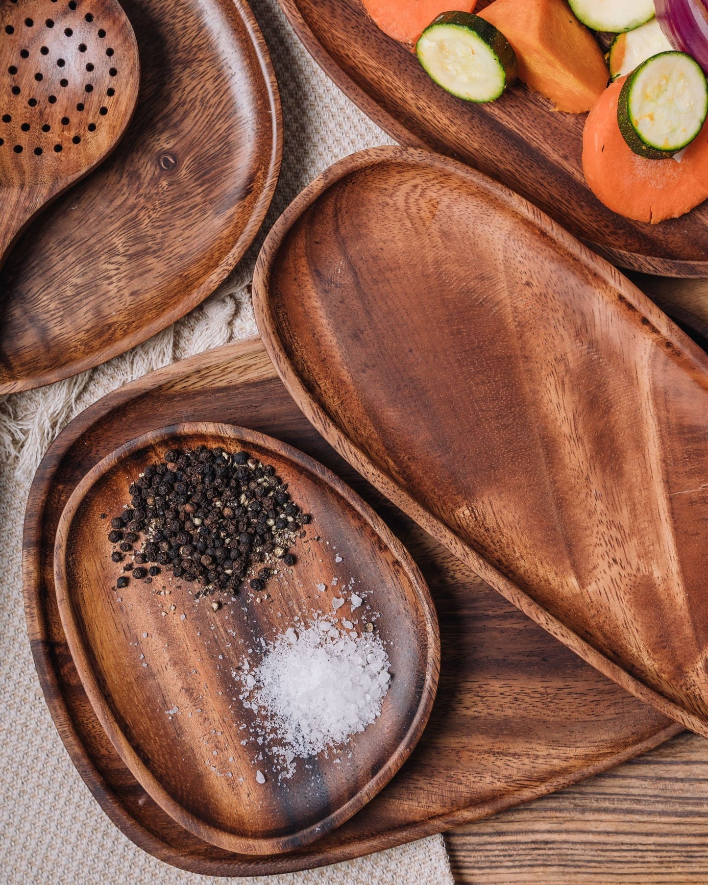 Koninklijke Acaciahouten Serveertray - Stijlvol - Duurzaam - Perfect voor Feesten-Cutting & Serving Boards-De Bazelaar