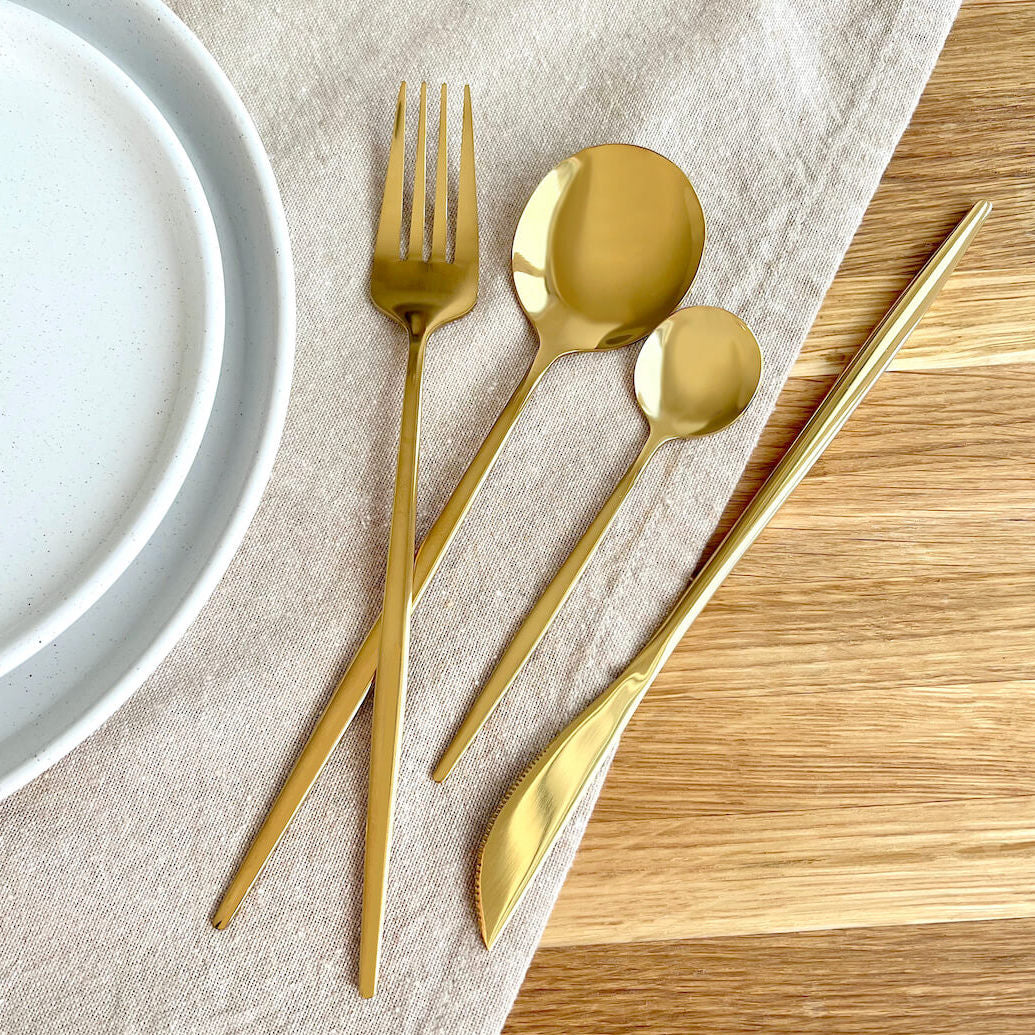Strakke Gouden Bestekset - Elegantie voor Elke Eetervaring-Cutlery Sets-De Bazelaar