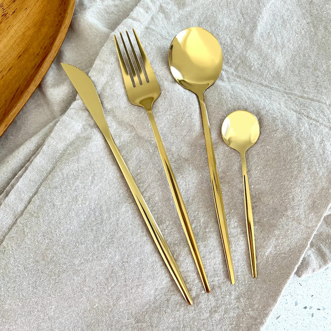 Strakke Gouden Bestekset - Elegantie voor Elke Eetervaring-Cutlery Sets-De Bazelaar