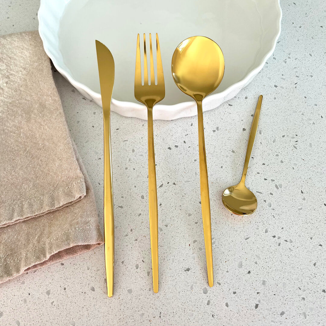Strakke Gouden Bestekset - Elegantie voor Elke Eetervaring-Cutlery Sets-De Bazelaar