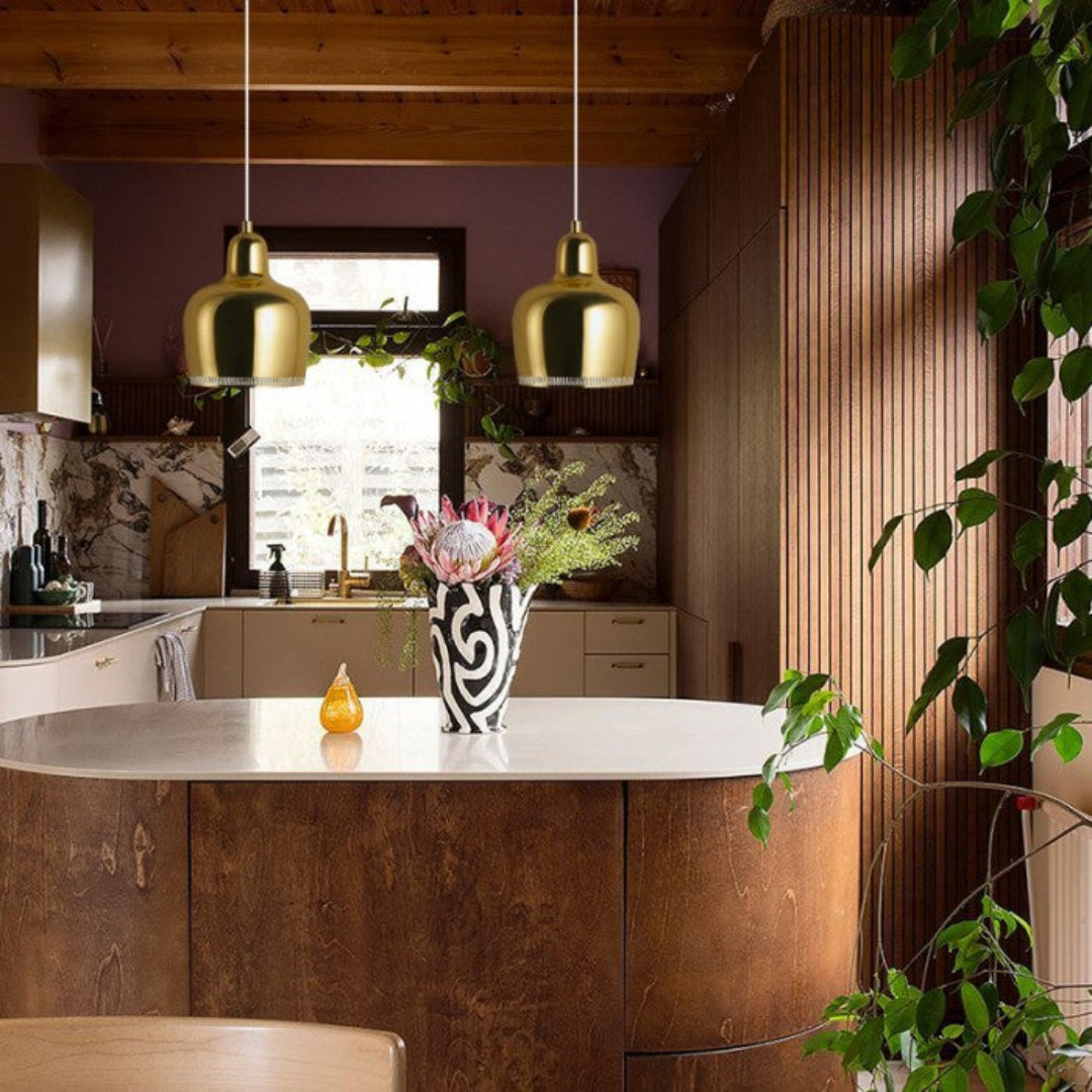 Gouden Klokvormige Hanglamp – Elegantie en Functionele Verlichting-light decor-De Bazelaar