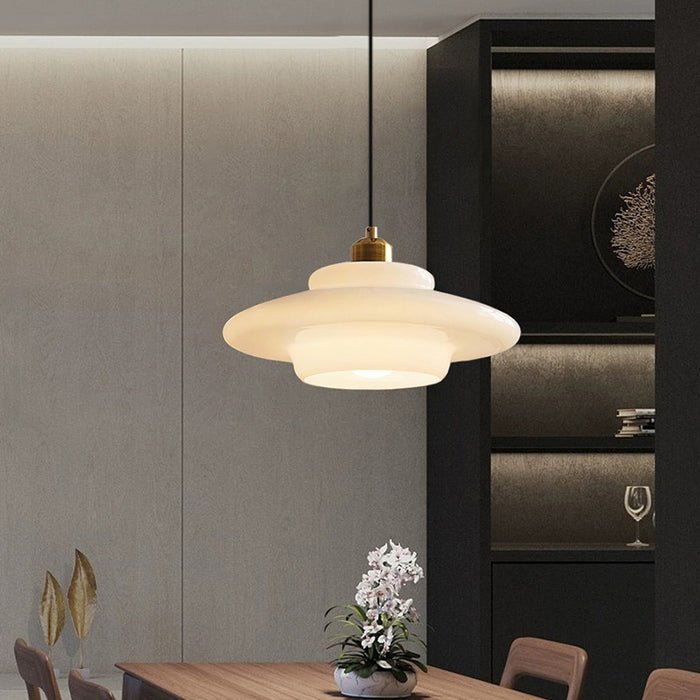 Elegante Hanglamp met Wit Glazen Scherm-light decor-De Bazelaar