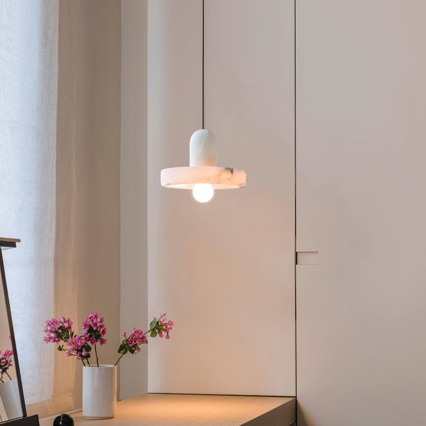 Moderne Witte Alabaster Hanglamp met Marmeren Lampenkap-light decor-De Bazelaar