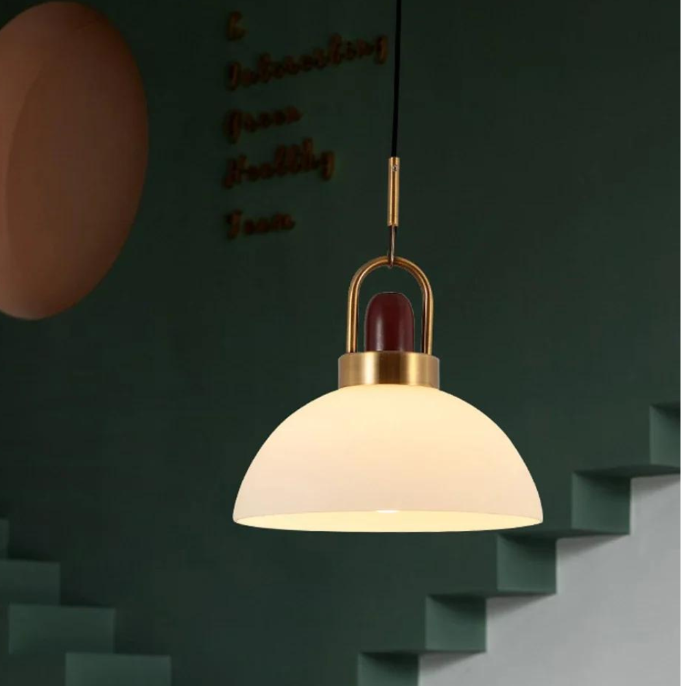 Luxe Hanglamp met Geborstelde Gouden Afwerking-light decor-De Bazelaar