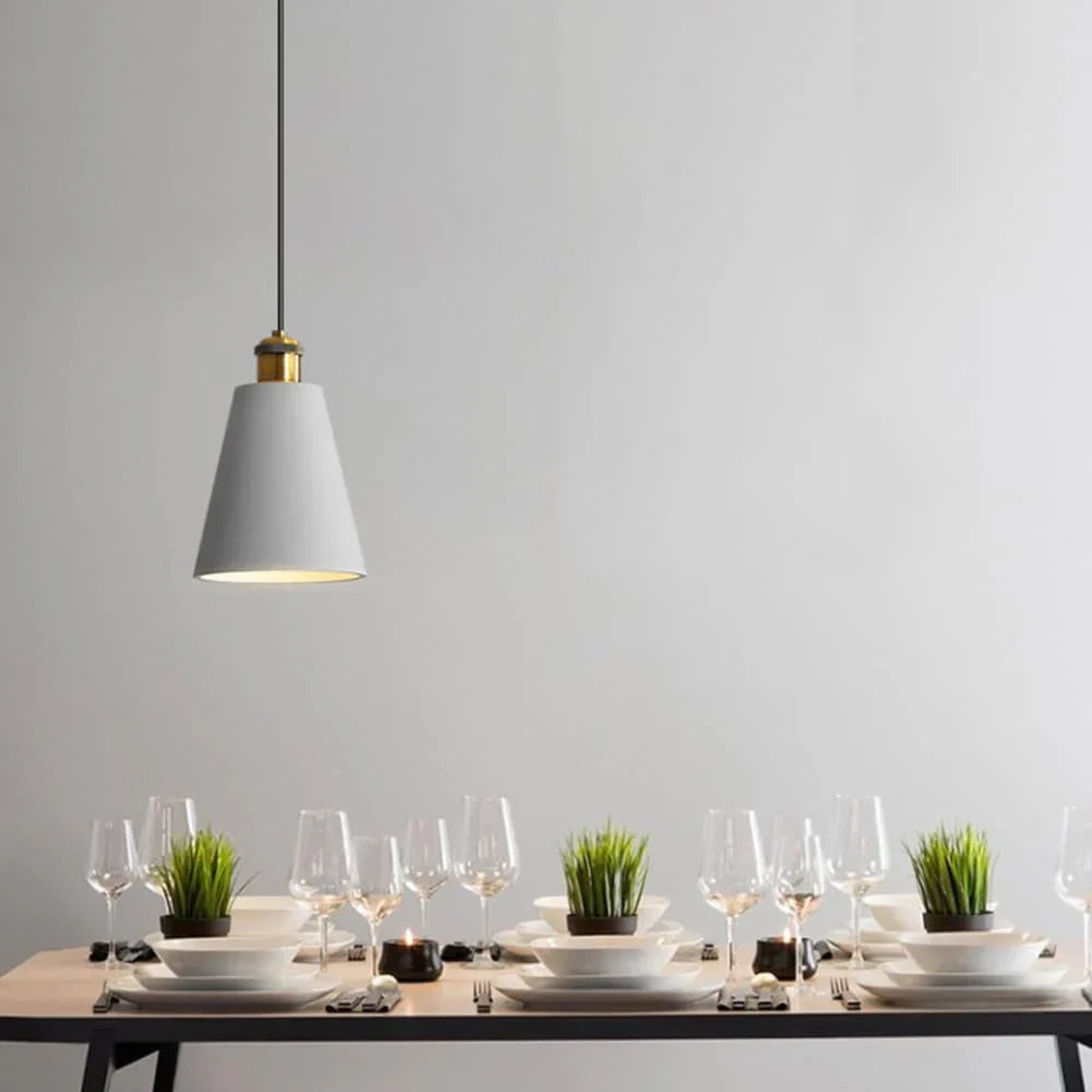 Scandinavische plafondlamp met modern design-light decor-De Bazelaar