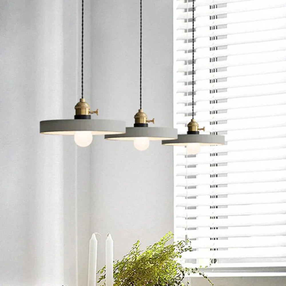 Scandinavische plafondlamp met modern design-light decor-De Bazelaar