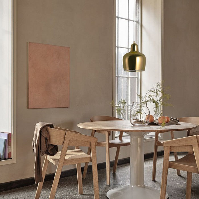 Gouden Klokvormige Hanglamp – Elegantie en Functionele Verlichting-light decor-De Bazelaar