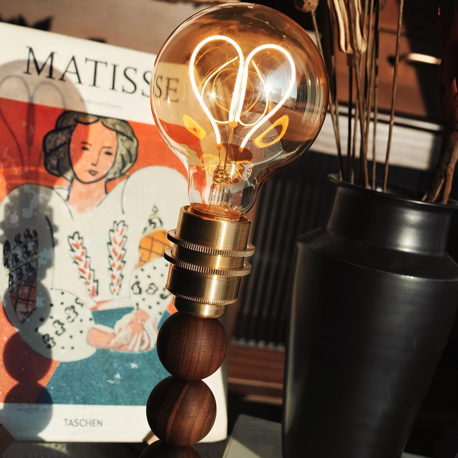 Moderne Dimbare Tafellamp van Notenhout en Glas-light decor-De Bazelaar