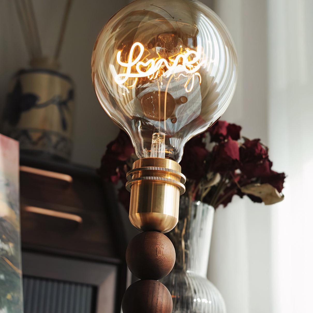 Moderne Dimbare Tafellamp van Notenhout en Glas-light decor-De Bazelaar