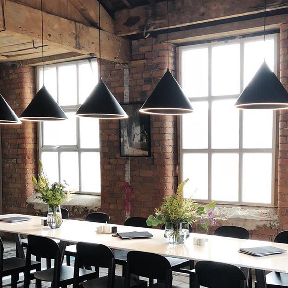 Moderne LED Ringhanglamp met Kegelvormig Design-light decor-De Bazelaar