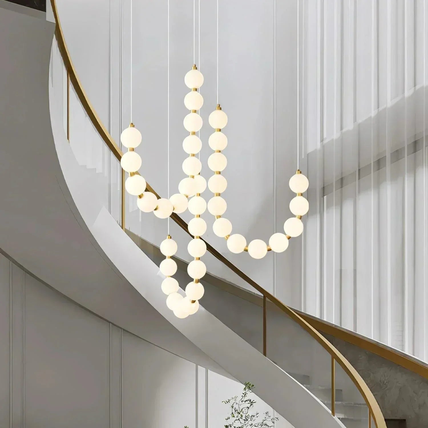 Elegante Luxe Kroonluchter met Uniek Design-light decor-De Bazelaar