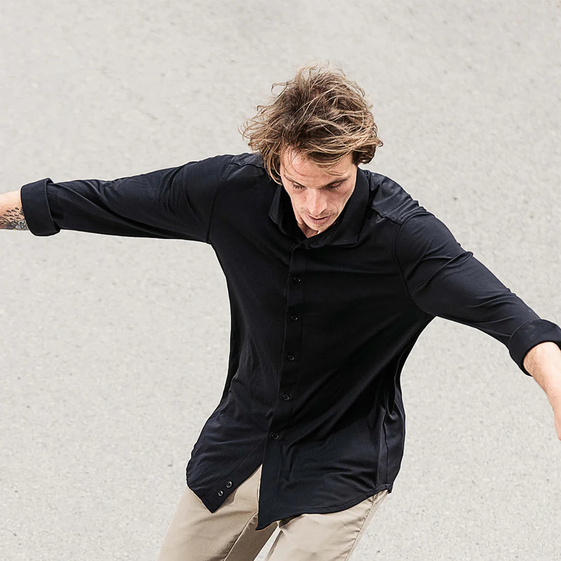 Herren-Stretchhemd – Immer ordentlich, nie bügeln 