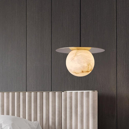 Luxe Sferische Tafellamp van Messing en Alabaster-light decor-De Bazelaar