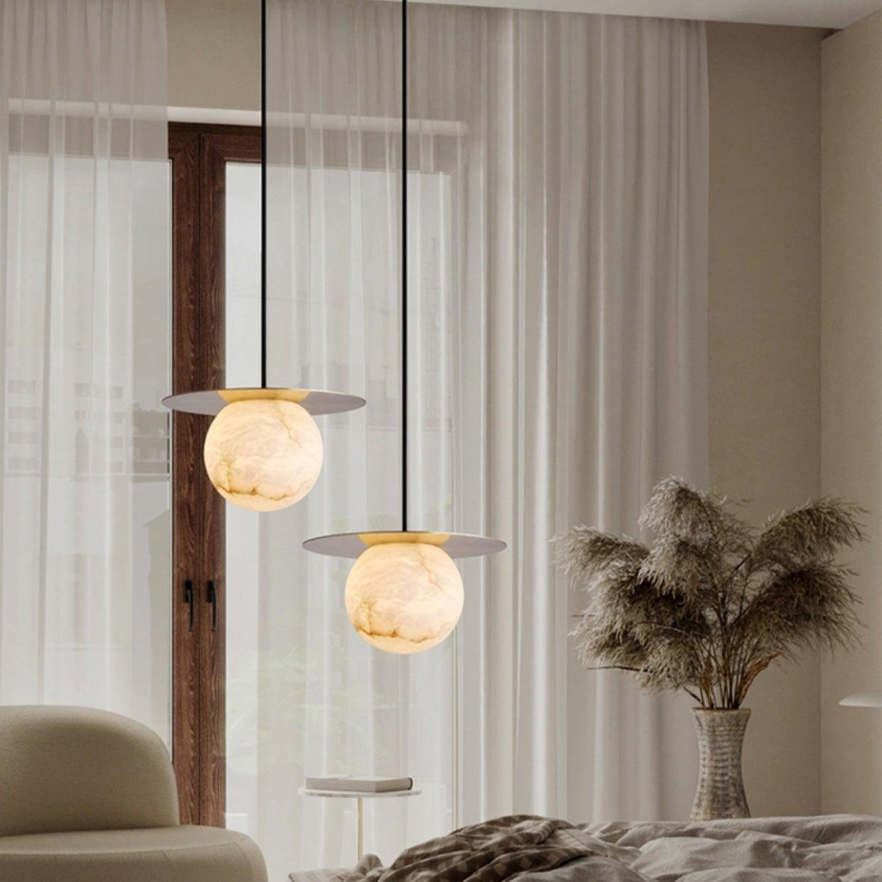 Luxe Sferische Tafellamp van Messing en Alabaster-light decor-De Bazelaar