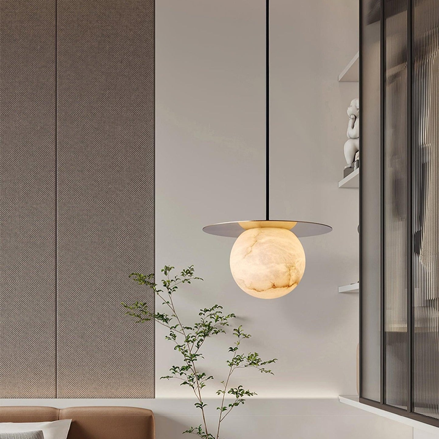 Luxe Sferische Tafellamp van Messing en Alabaster-light decor-De Bazelaar