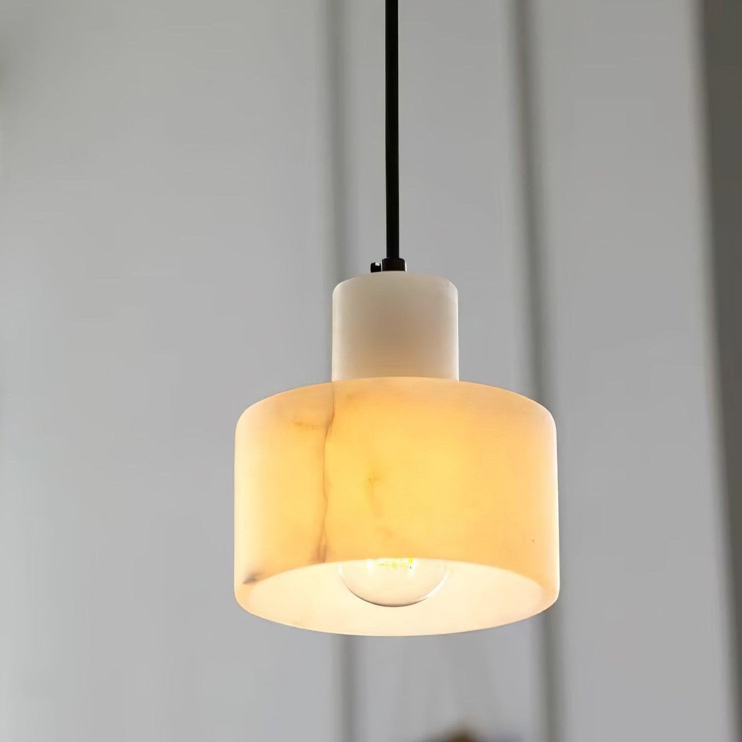 Cilindrische Hanglamp in Alabaster – Elegant en Uniek-light decor-De Bazelaar
