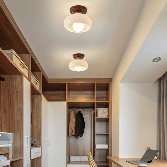 Retro Witte Plafondlamp Compact en Stijlvol-light decor-De Bazelaar