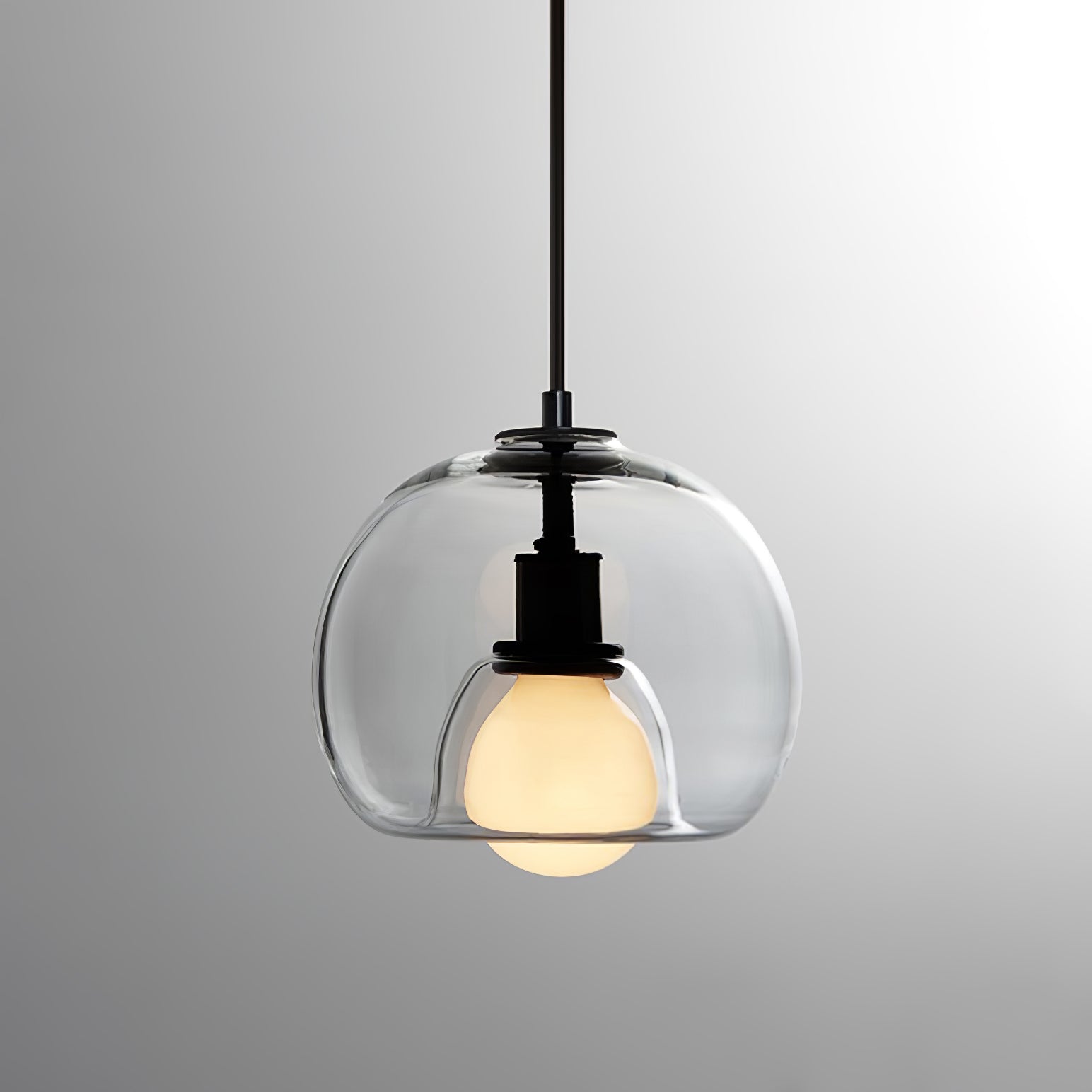 Minimalistische plafondlamp met warm licht-light decor-De Bazelaar