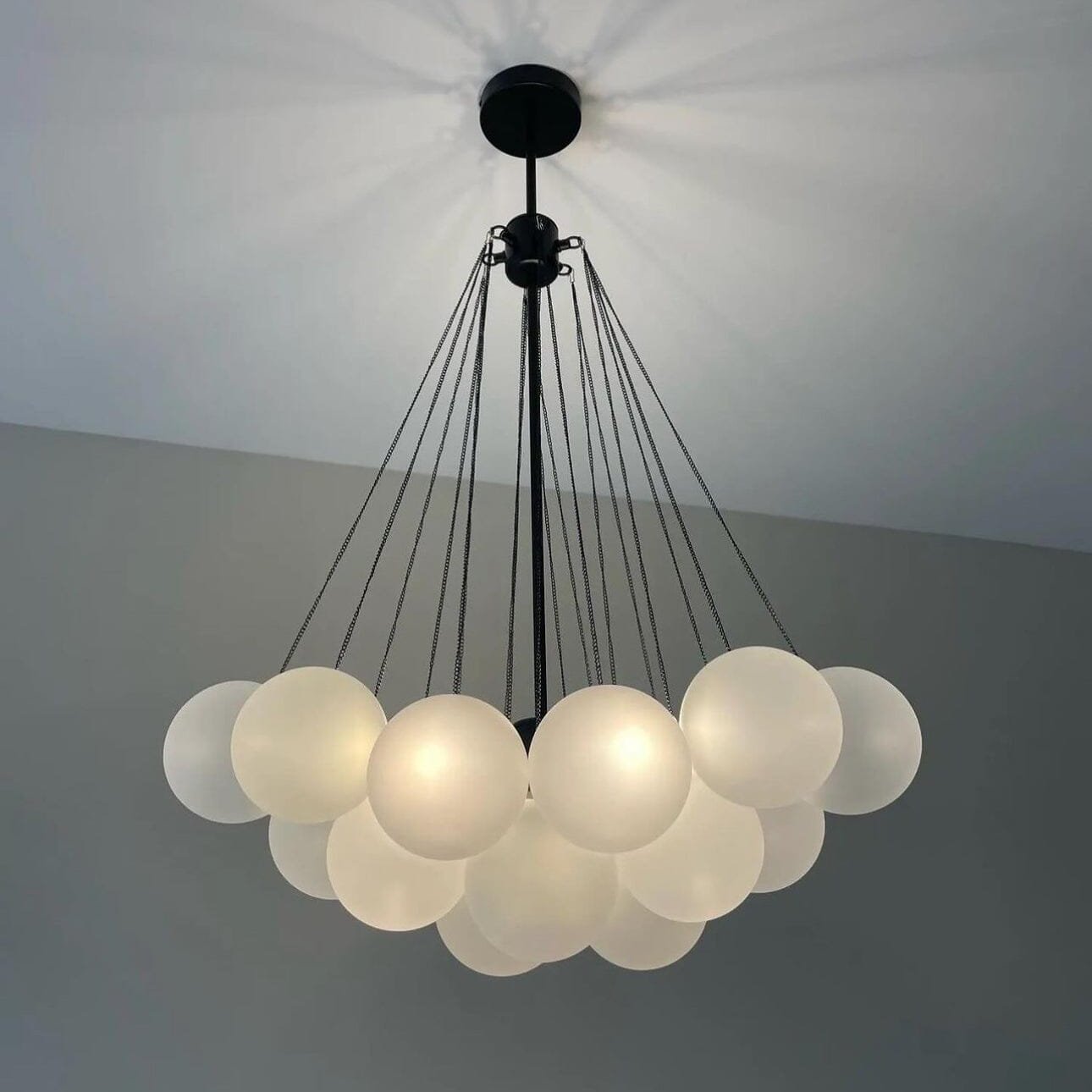 Scandinavische Hanglamp met Matte Glazen Bollen-light decor-De Bazelaar