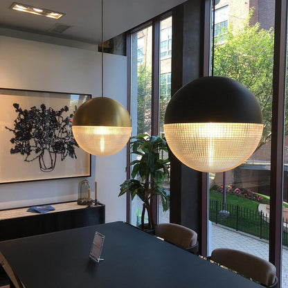 Suspended Lens Flair Hanglamp – Luxe & Innovatief Design-light decor-De Bazelaar