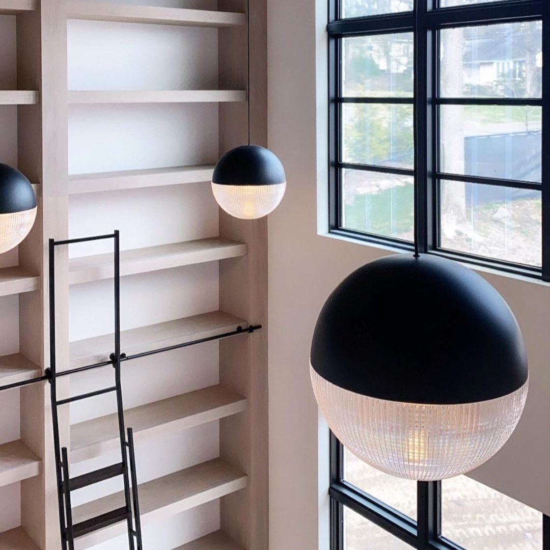 Suspended Lens Flair Hanglamp – Luxe & Innovatief Design-light decor-De Bazelaar