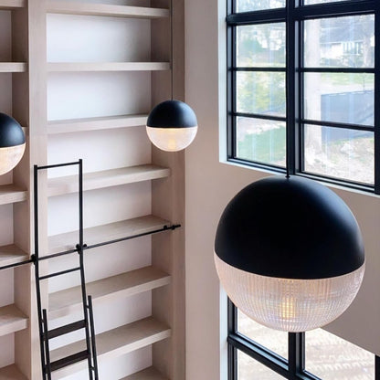 Suspended Lens Flair Hanglamp – Luxe & Innovatief Design-light decor-De Bazelaar