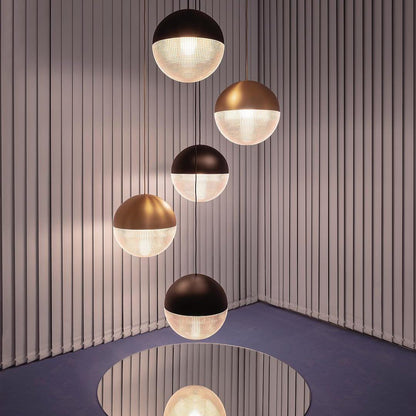 Suspended Lens Flair Hanglamp – Luxe & Innovatief Design-light decor-De Bazelaar