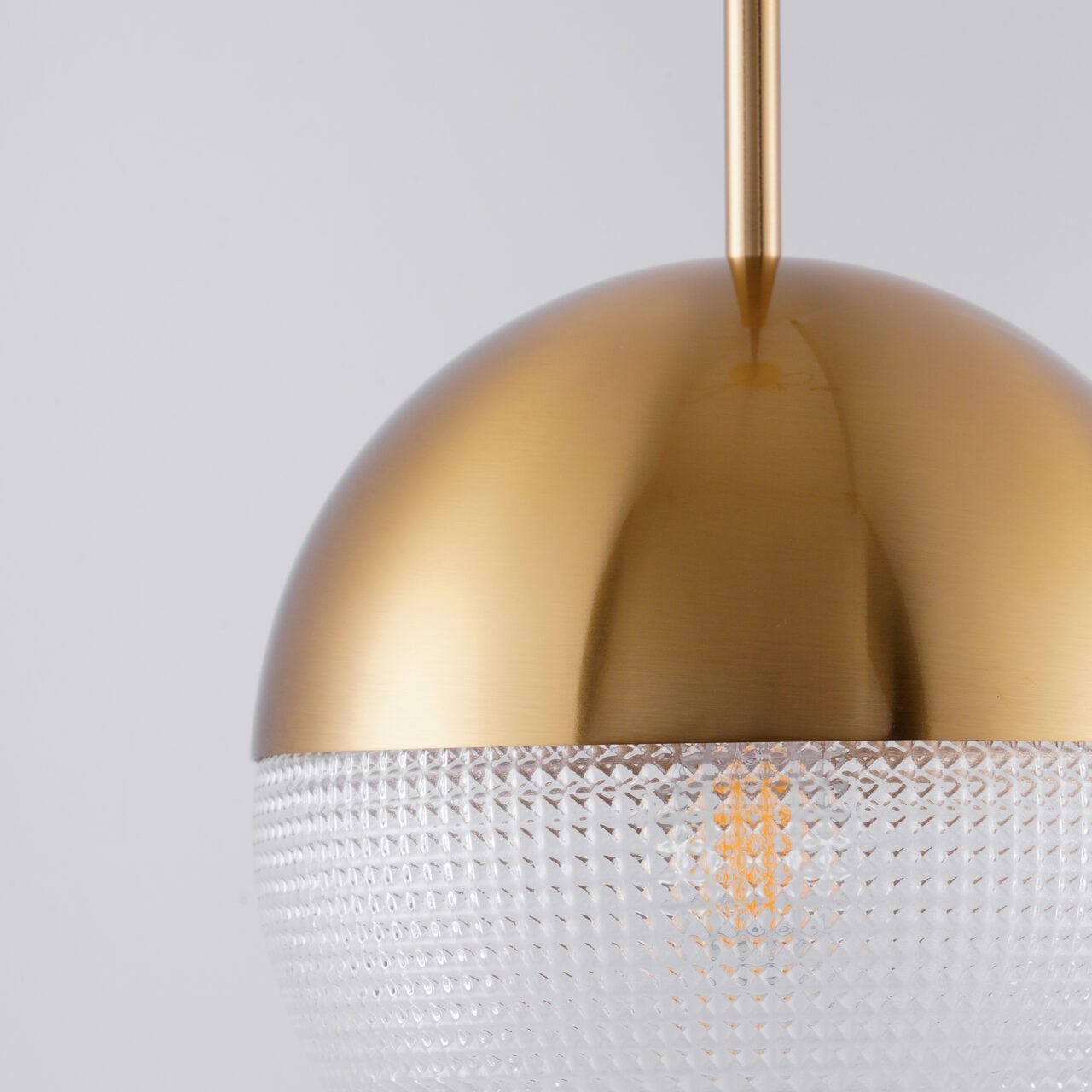 Suspended Lens Flair Hanglamp – Luxe & Innovatief Design-light decor-De Bazelaar
