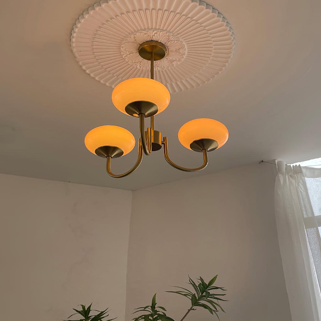 Moderne kroonluchter met speelse flair-light decor-De Bazelaar