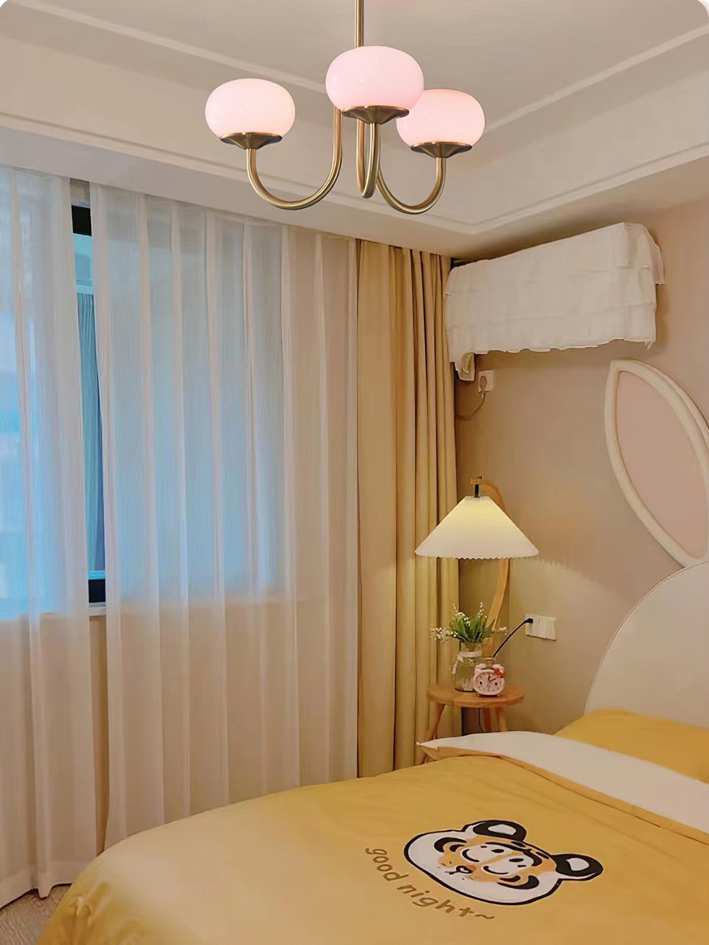 Moderne kroonluchter met speelse flair-light decor-De Bazelaar