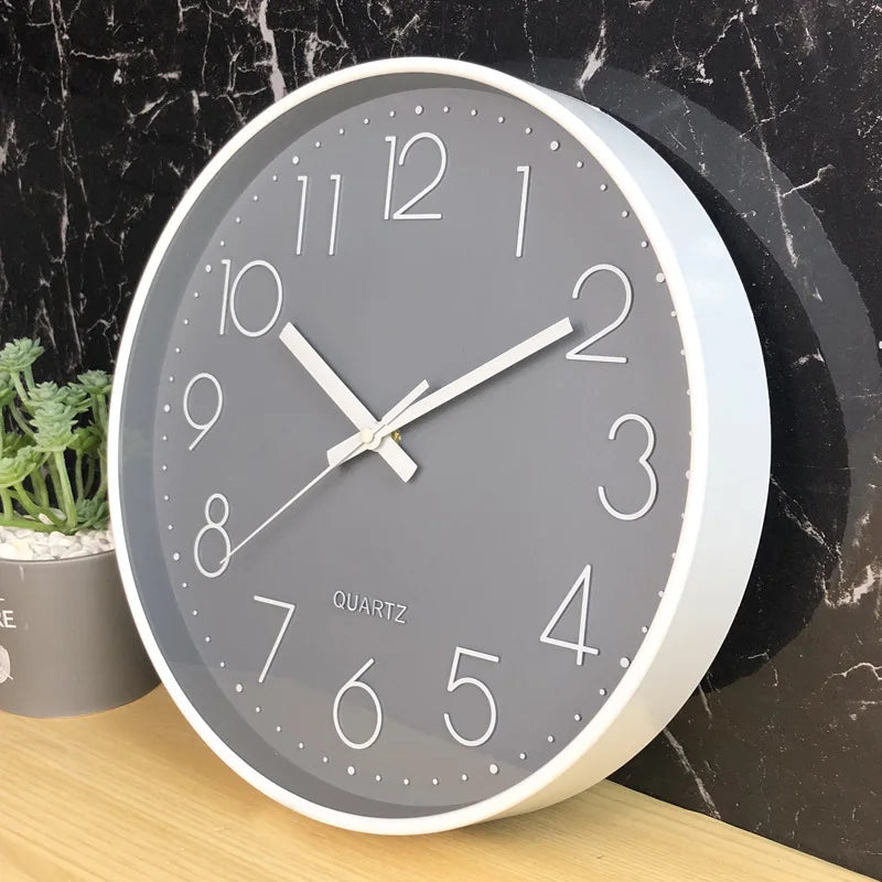 Noordse Minimalistische Wandklok - Tijdloos Design - Stijlvolle Functionaliteit-Wall Clocks-De Bazelaar