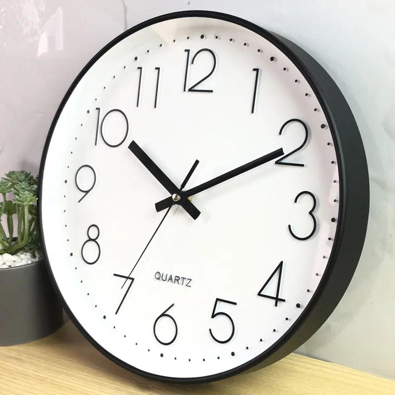 Noordse Minimalistische Wandklok - Tijdloos Design - Stijlvolle Functionaliteit-Wall Clocks-De Bazelaar