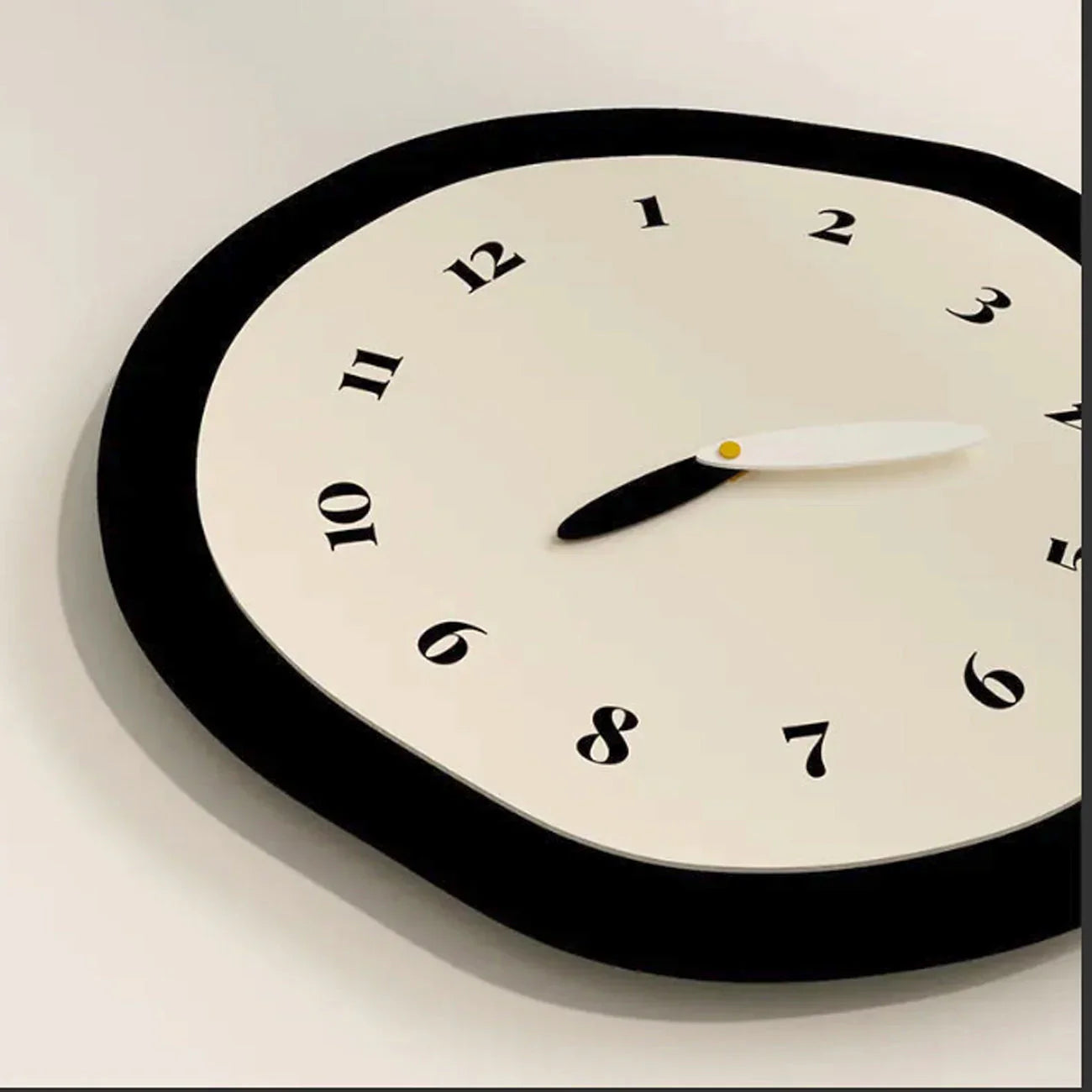 ArtTime - Abstracte Verwrongen Wandklok met Pendule - Uniek Design-Wall Clocks-De Bazelaar