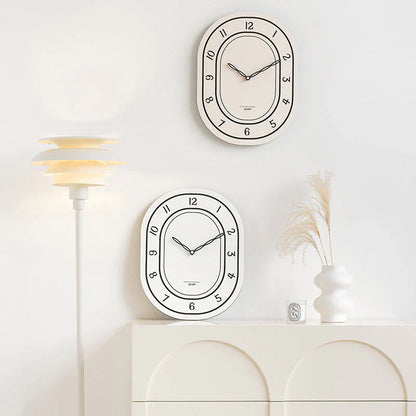 Zwarte & Witte Wandklok - Lasergegraveerd Romeins Ontwerp - Uniek en Stijlvol-Wall Clocks-De Bazelaar
