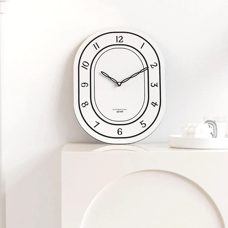 Zwarte & Witte Wandklok - Lasergegraveerd Romeins Ontwerp - Uniek en Stijlvol-Wall Clocks-De Bazelaar