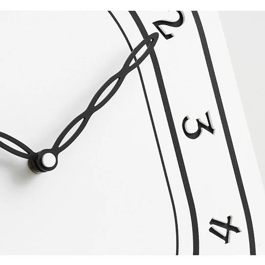 Zwarte & Witte Wandklok - Lasergegraveerd Romeins Ontwerp - Uniek en Stijlvol-Wall Clocks-De Bazelaar