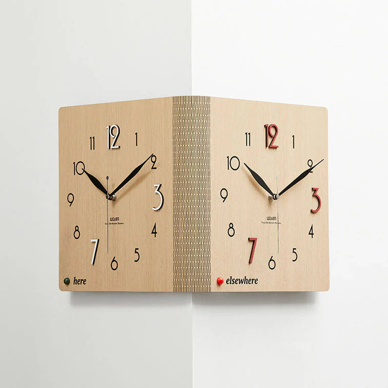 Dubbelzijdige Houten Hoek Wandklok - Minimalistisch - Uniek Design - Functioneel Decor-Wall Clocks-De Bazelaar